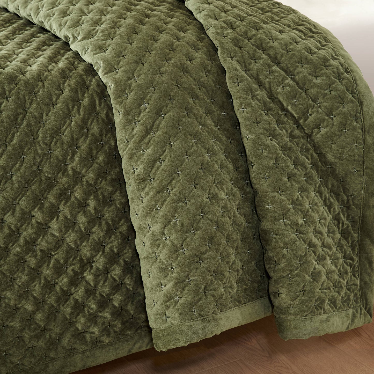 Charleston Velvet Coverlet Mini Set