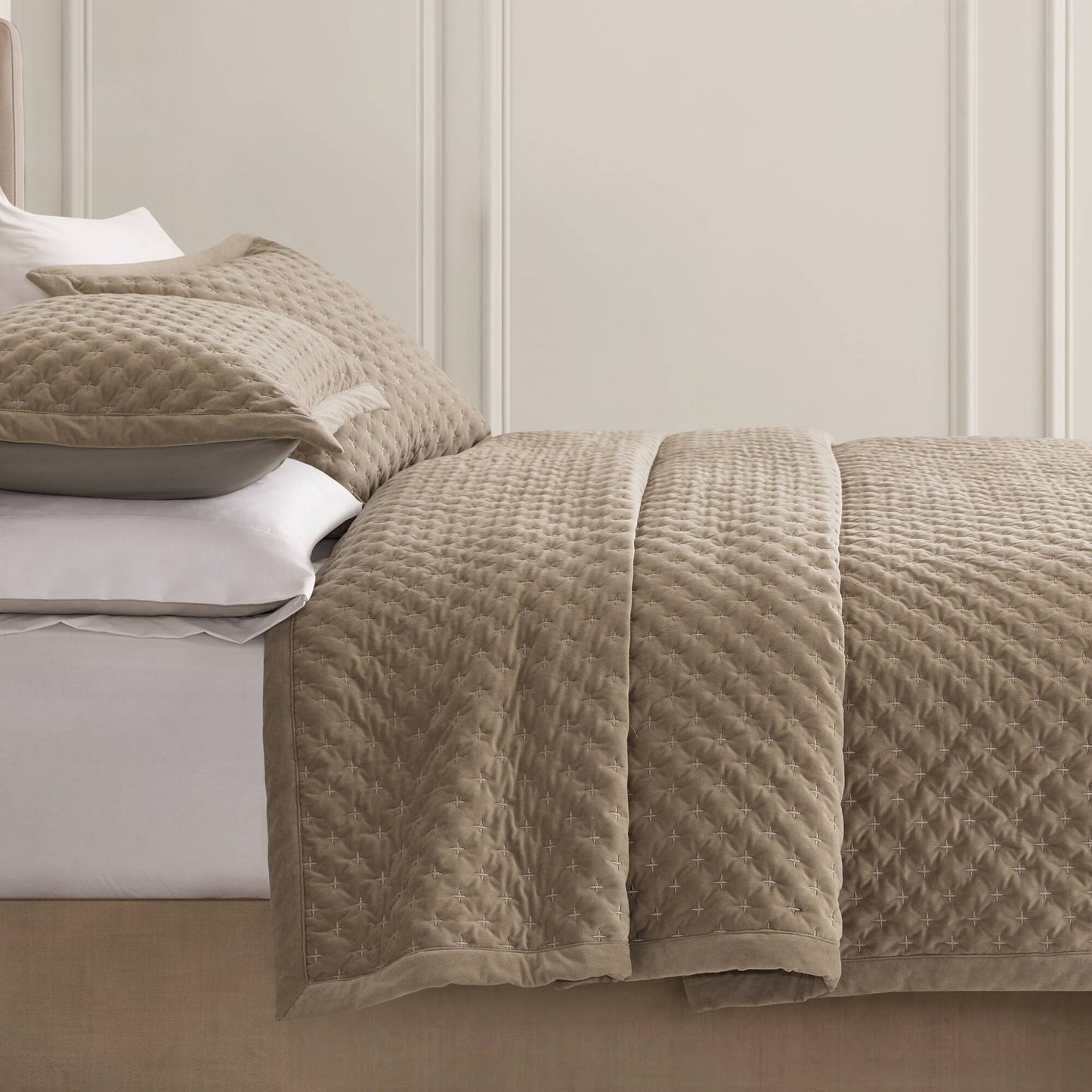 Charleston Velvet Coverlet Mini Set