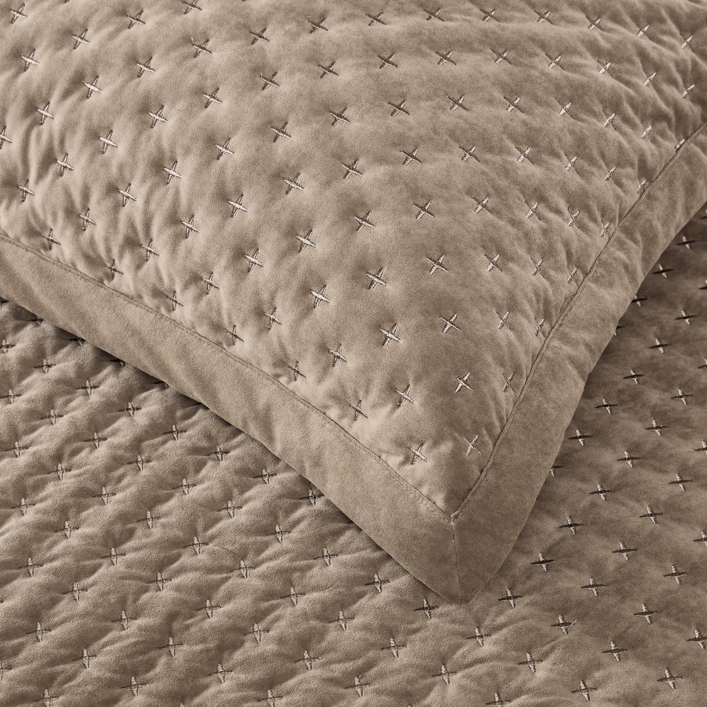 Charleston Velvet Coverlet Mini Set