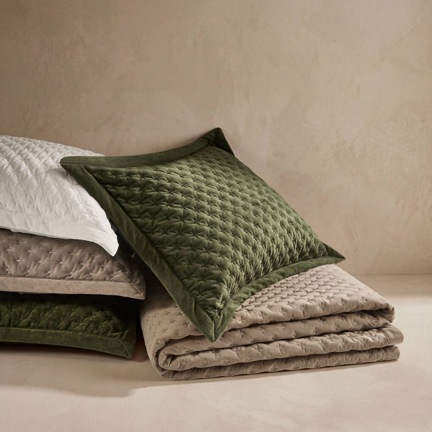 Charleston Velvet Coverlet Mini Set