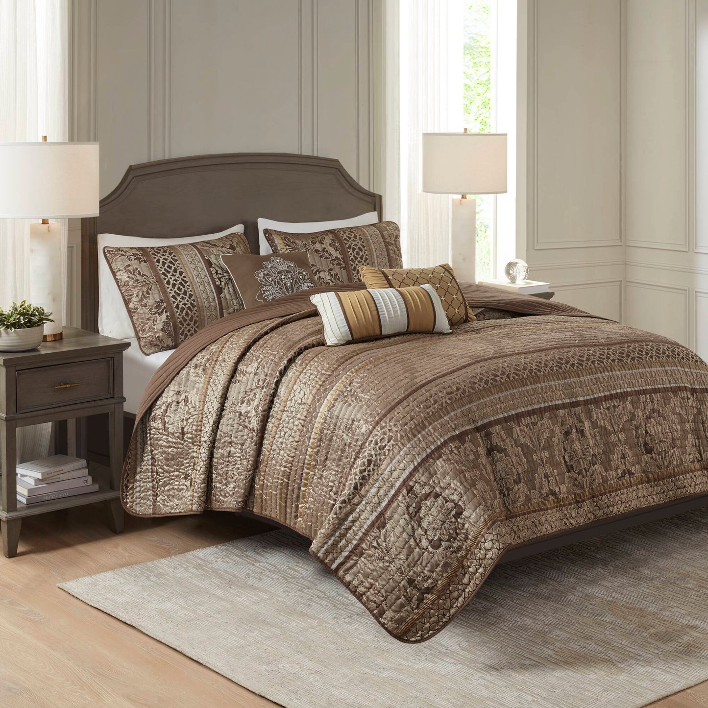 Bellagio 6-Piece Jacquard Quilt Set with Throw Pillows