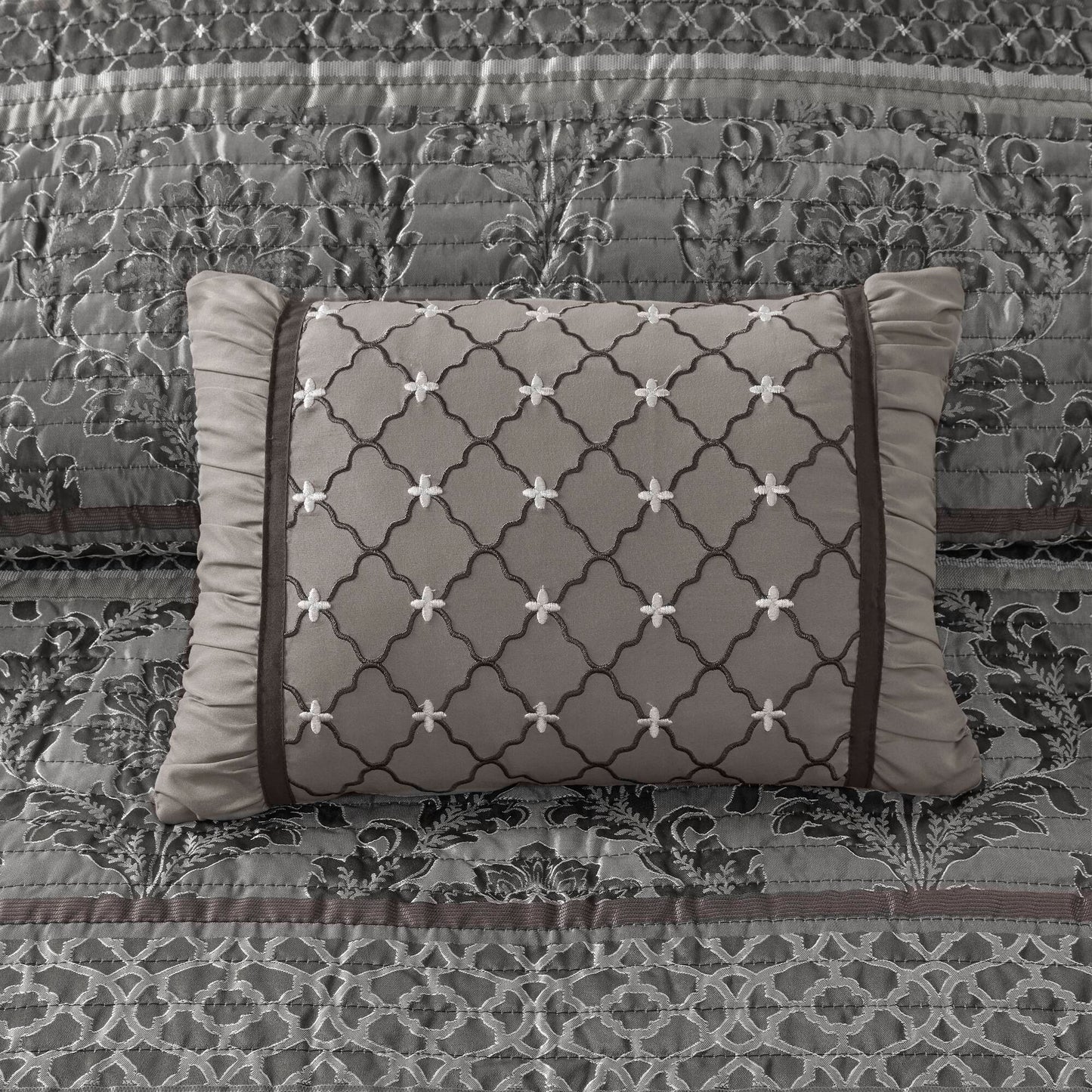Bellagio 6-Piece Jacquard Quilt Set with Throw Pillows