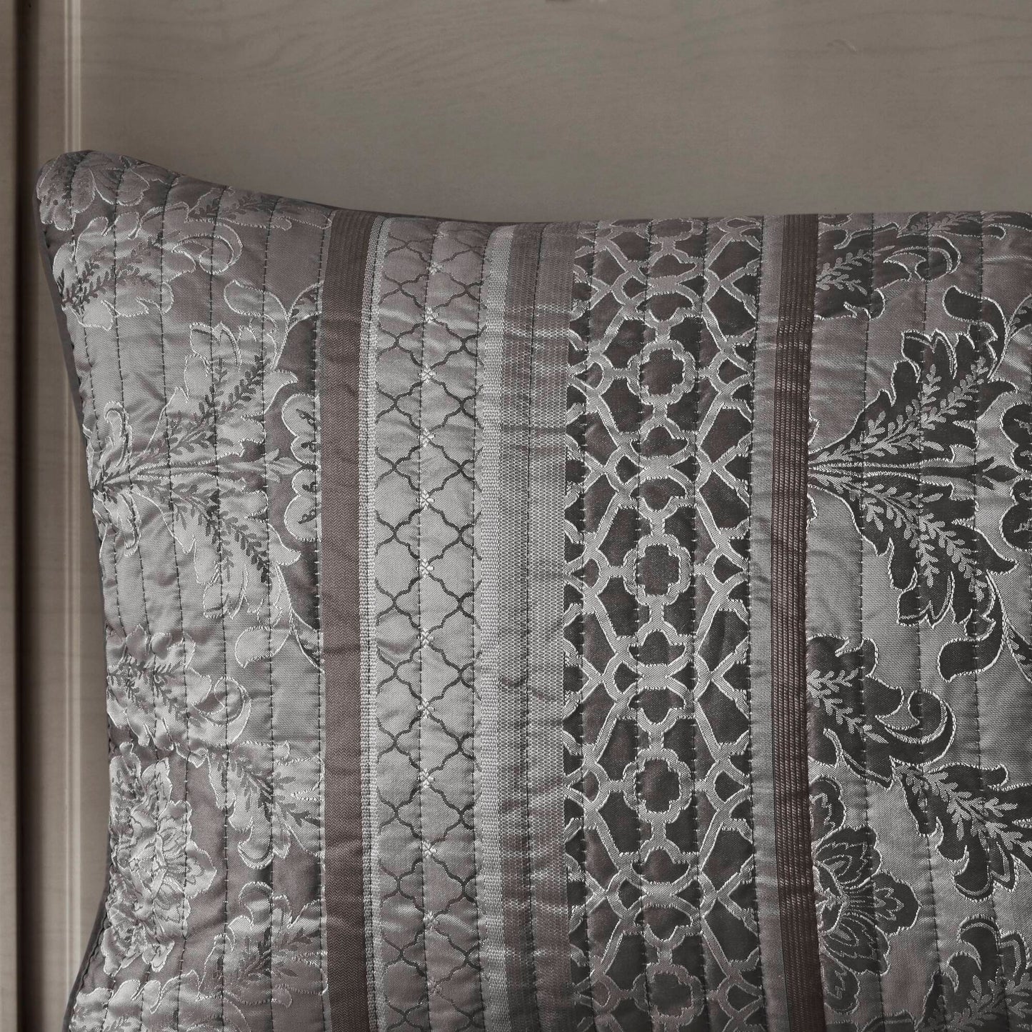 Bellagio 6-Piece Jacquard Quilt Set with Throw Pillows