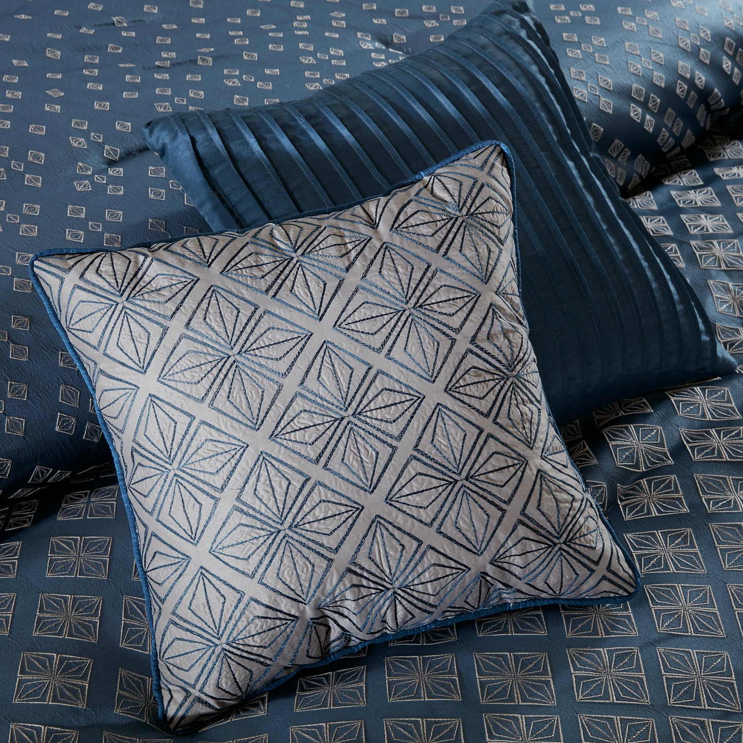 Biloxi 6 Piece Jaquard Duvet Cover Set