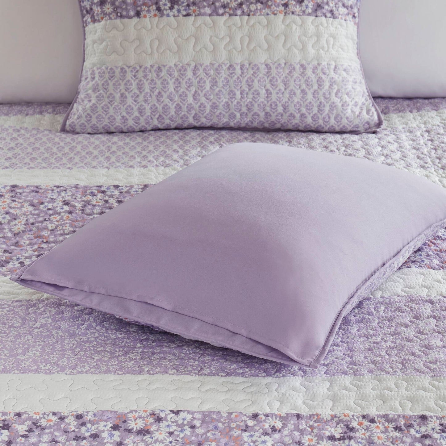 Caralie 4 Piece Seersucker Quilt Set with Throw