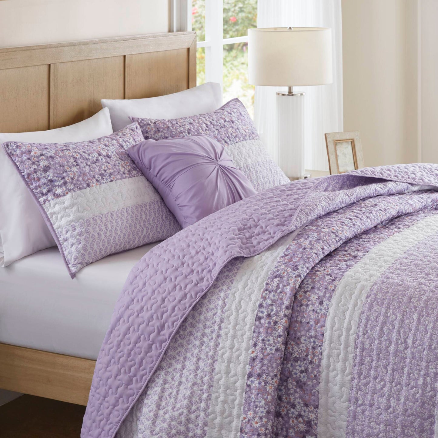 Caralie 4 Piece Seersucker Quilt Set with Throw