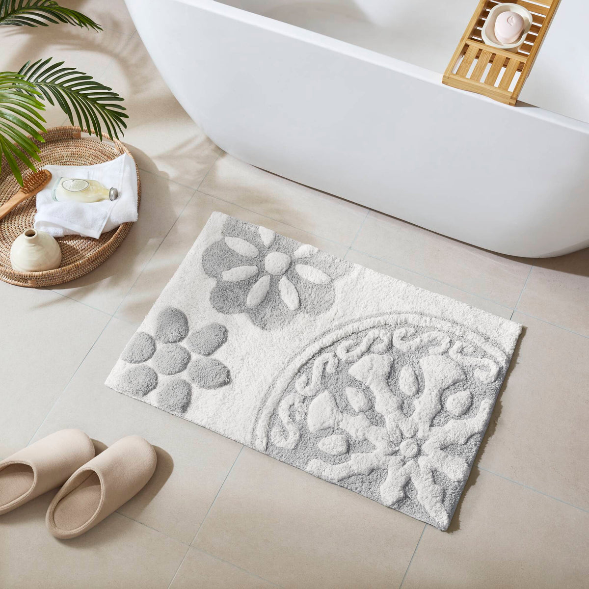 Casablanca Medallion Cotton Tufted Bath Rug