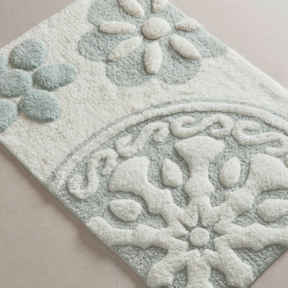 Casablanca Medallion Cotton Tufted Bath Rug