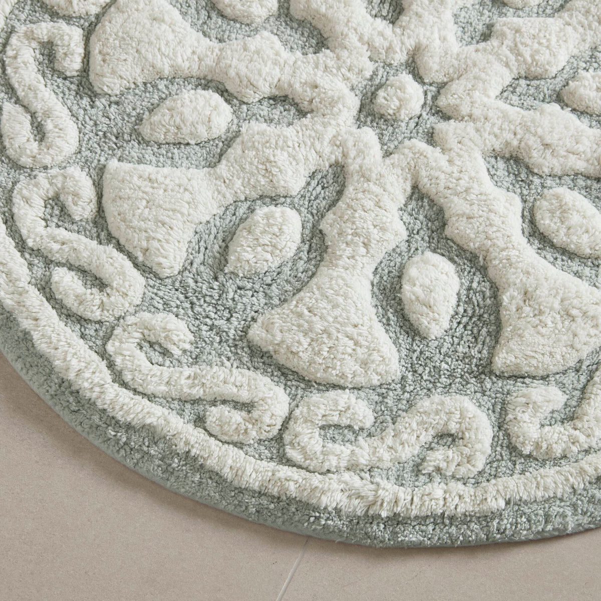 Casablanca Medallion Cotton Tufted Bath Rug