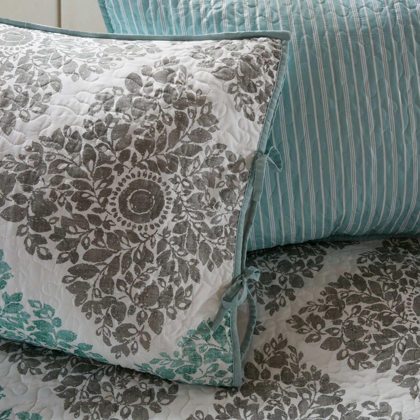 Claire 6 Piece Reversible Daybed Cover Set