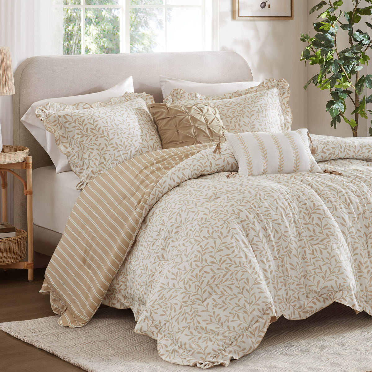 Darcy Cottage 5-Piece Botanical Print Comforter Set with Scalloped Edge