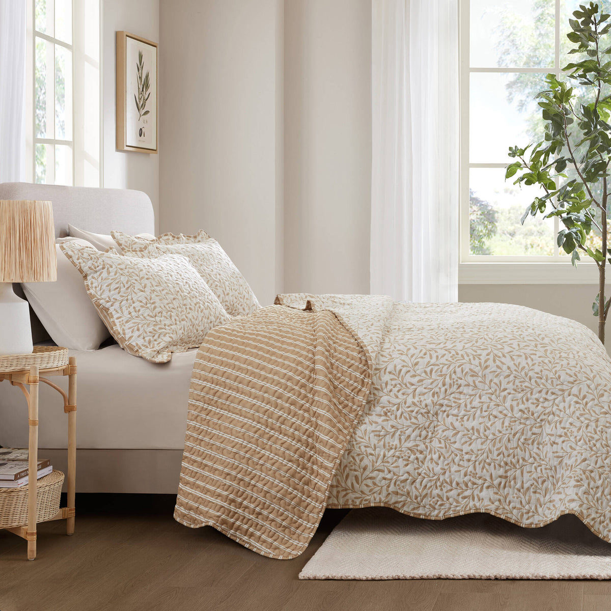 Darcy Cottage 3-Piece Botanical Print Quilt Set