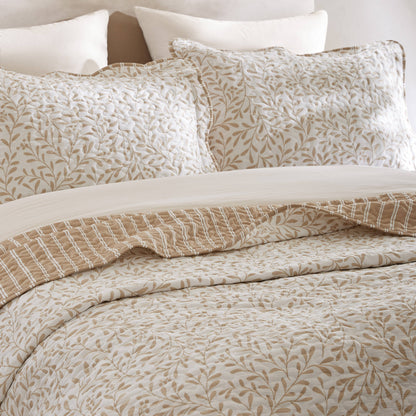 Darcy Cottage 3-Piece Botanical Print Quilt Set