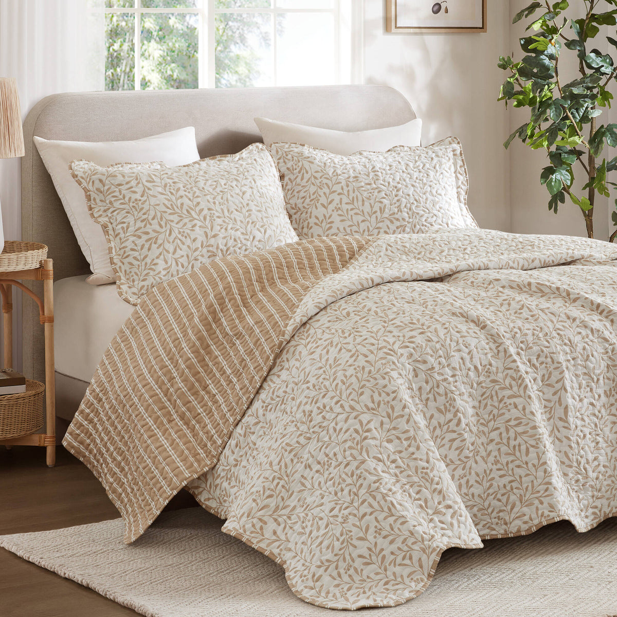 Darcy Cottage 3-Piece Botanical Print Quilt Set