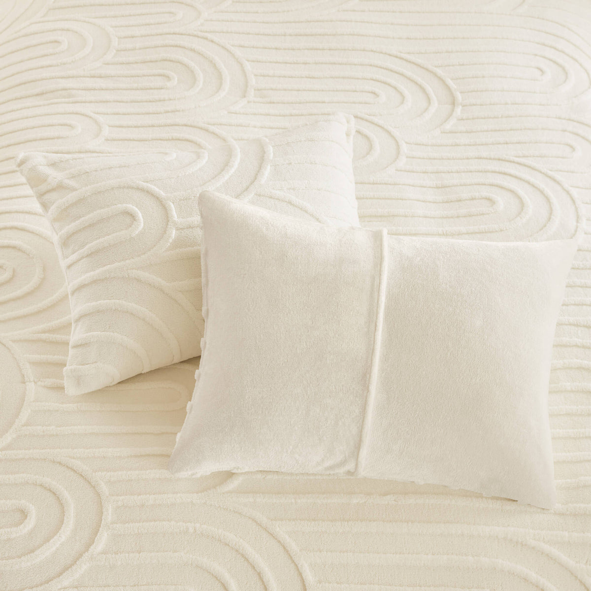 Jacquard Sherpa Arch-Patterned Plush Comforter Set