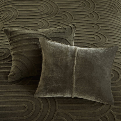 Jacquard Sherpa Arch-Patterned Plush Comforter Set