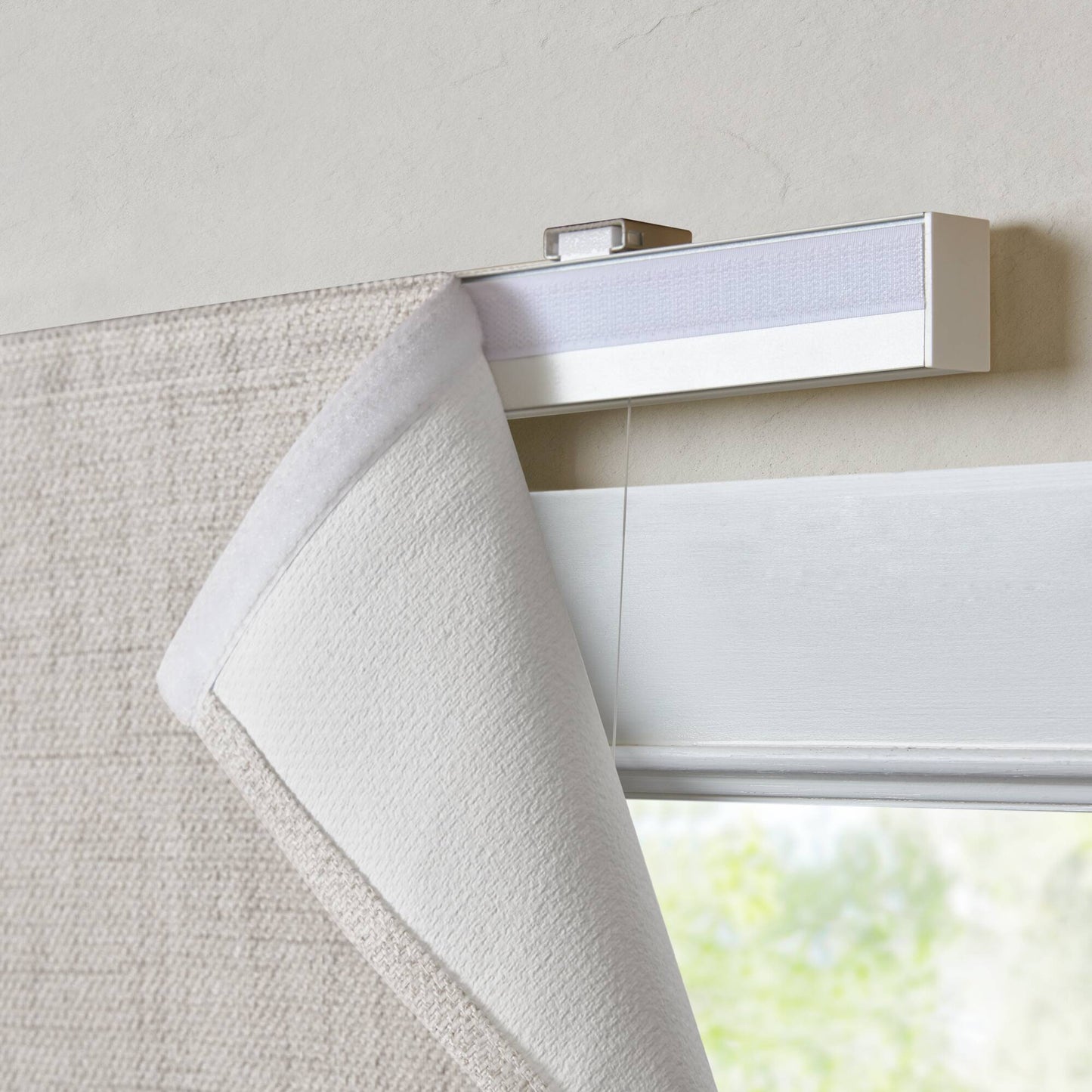 Mira Room Darkening Cordless Roman Shade