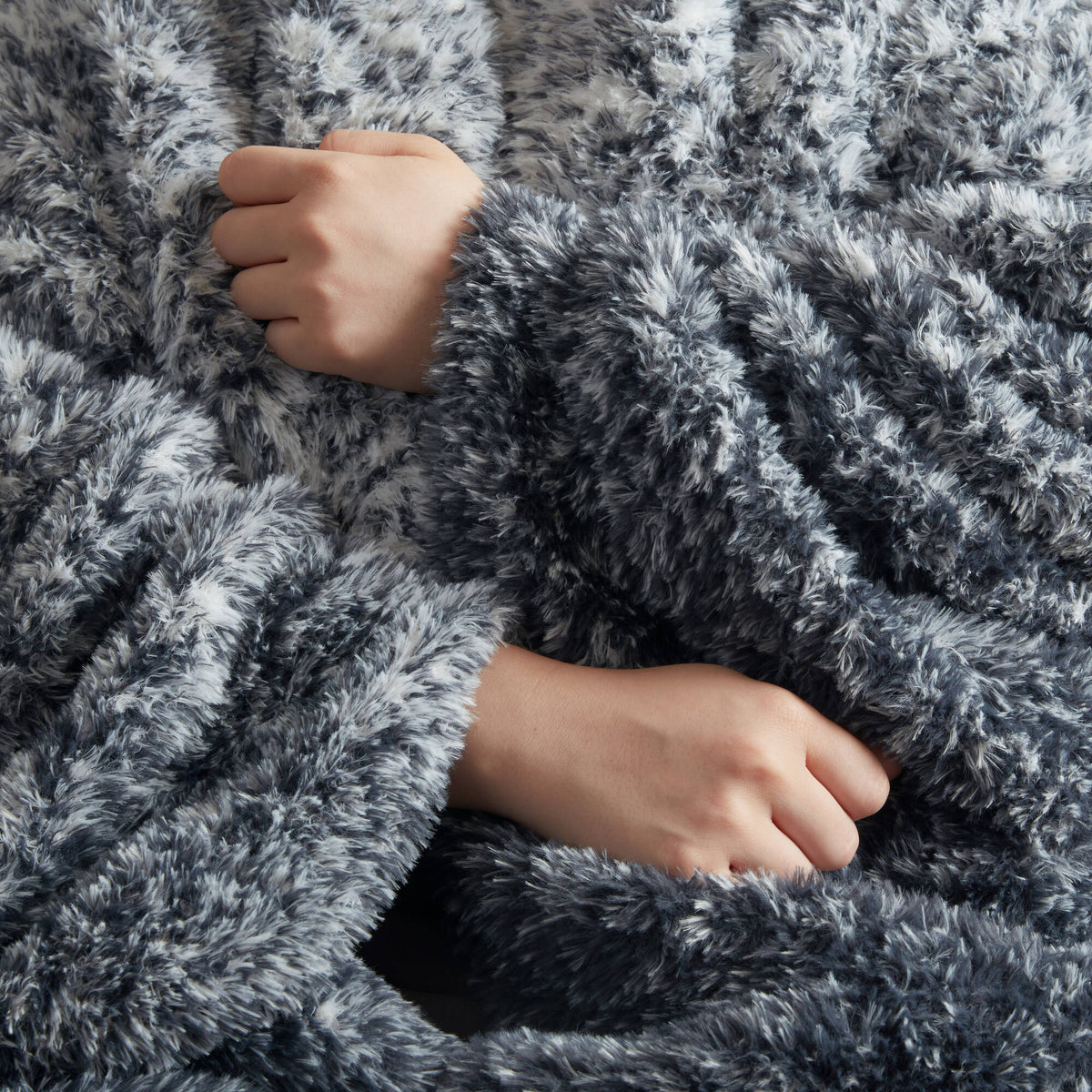 Ombre Knit Faux Fur Gradient Throw