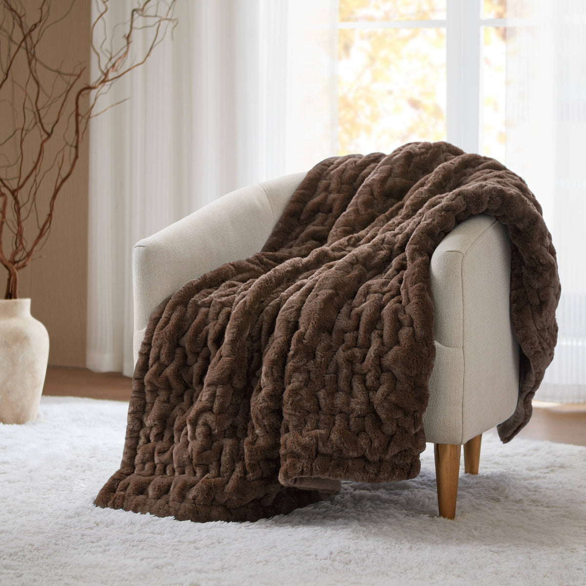 Ultra Soft Ruched Faux Fur Throw Blanket