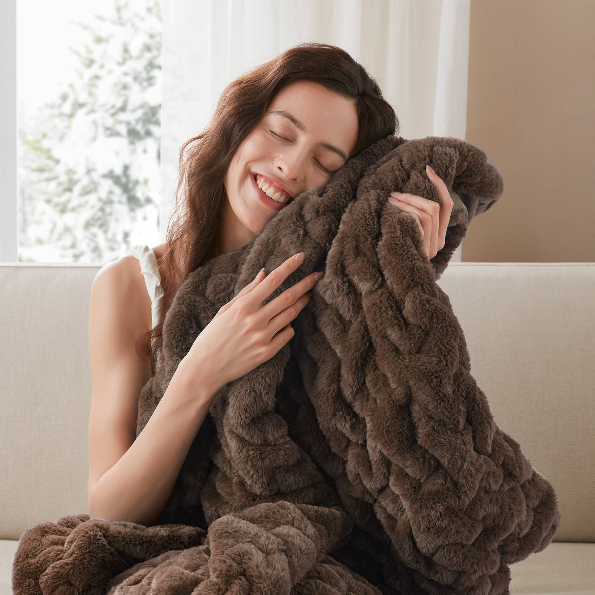Ultra Soft Ruched Faux Fur Throw Blanket