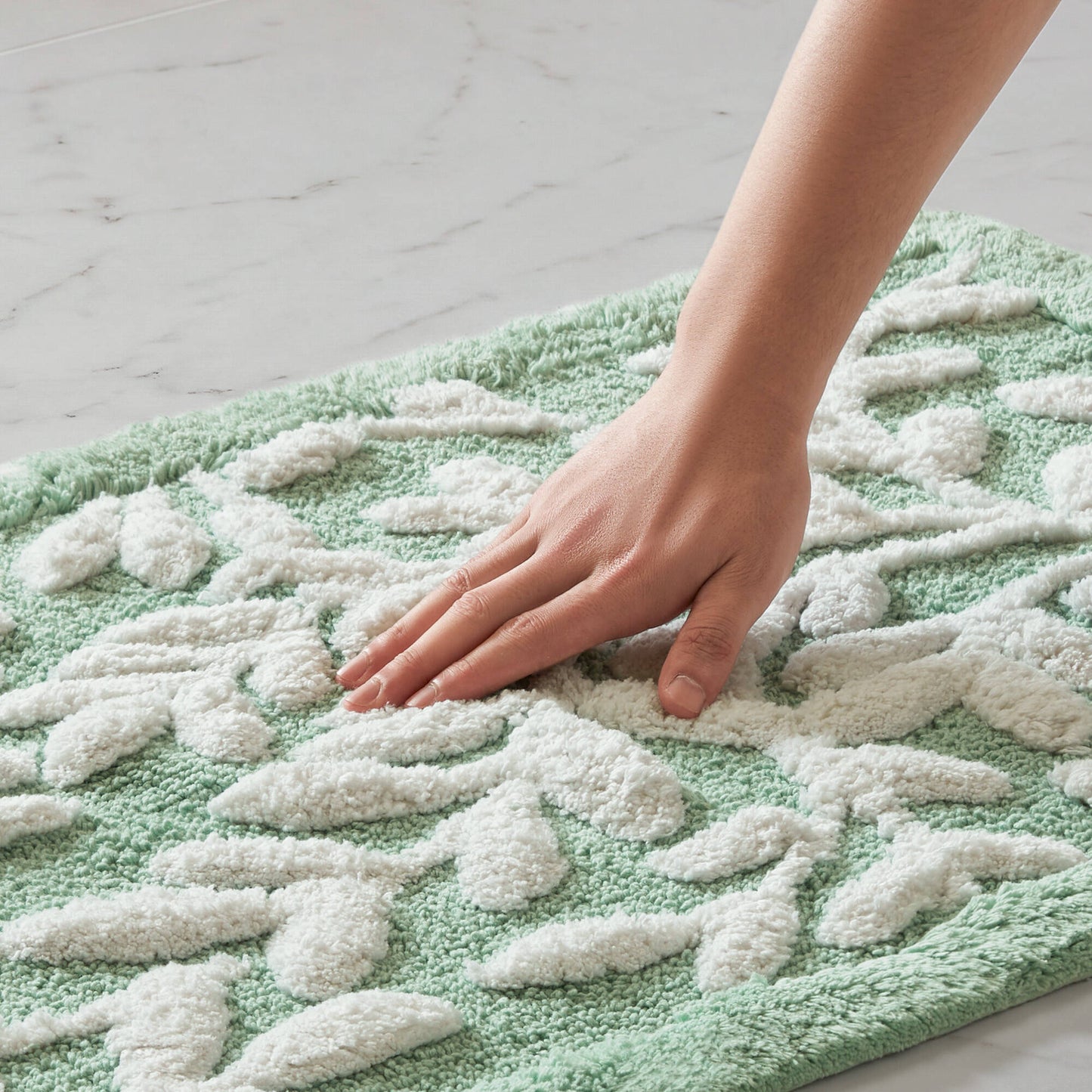 Serene Cotton Floral Tufted Bath Rug