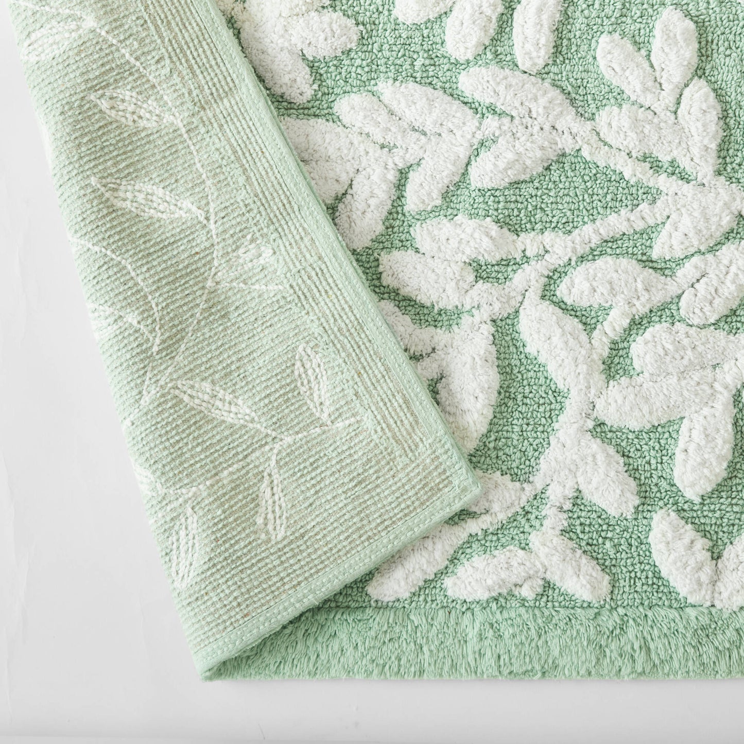 Serene Cotton Floral Tufted Bath Rug