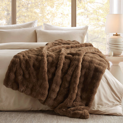 Vivienne Luxury Faux Fur Throw
