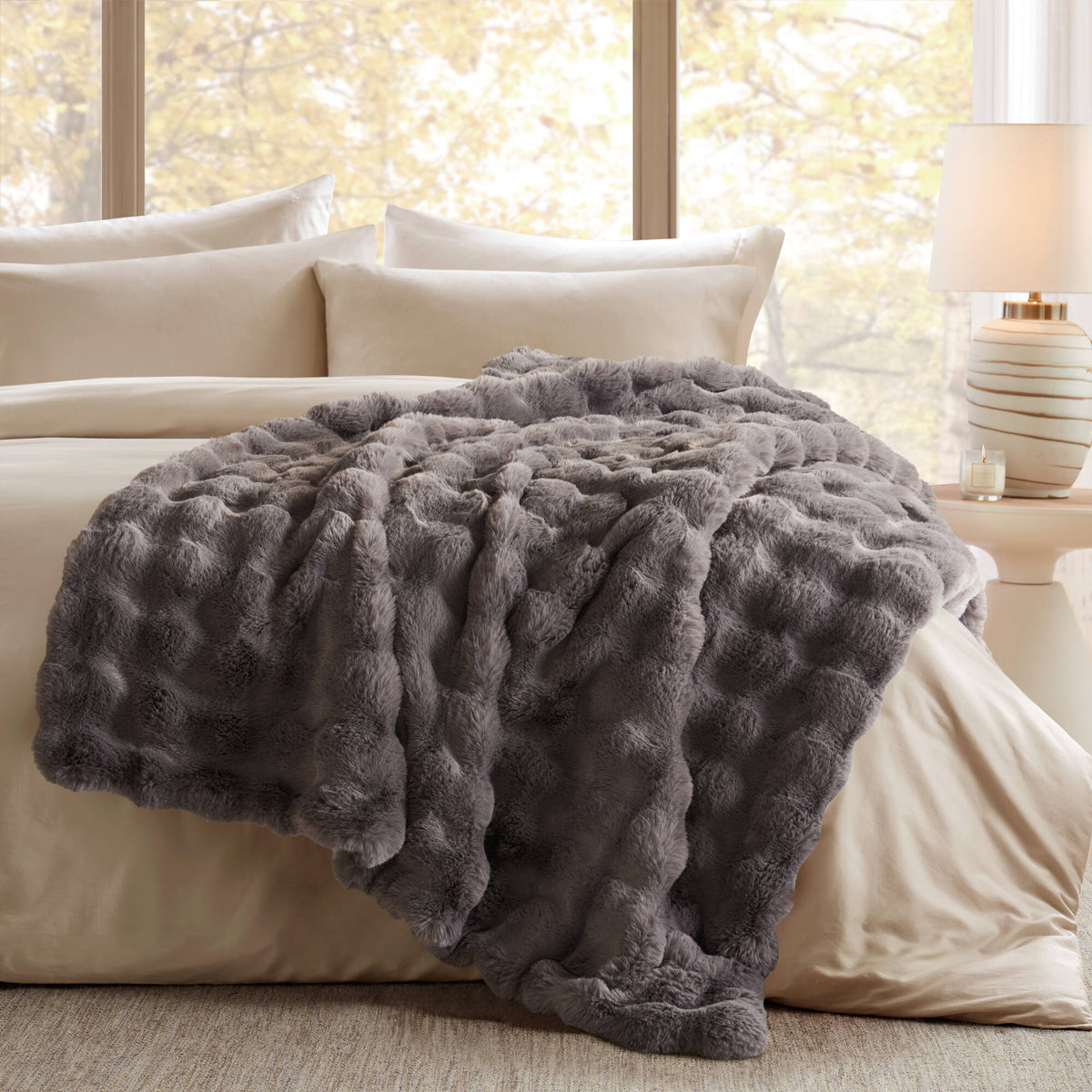 Vivienne Luxury Faux Fur Throw