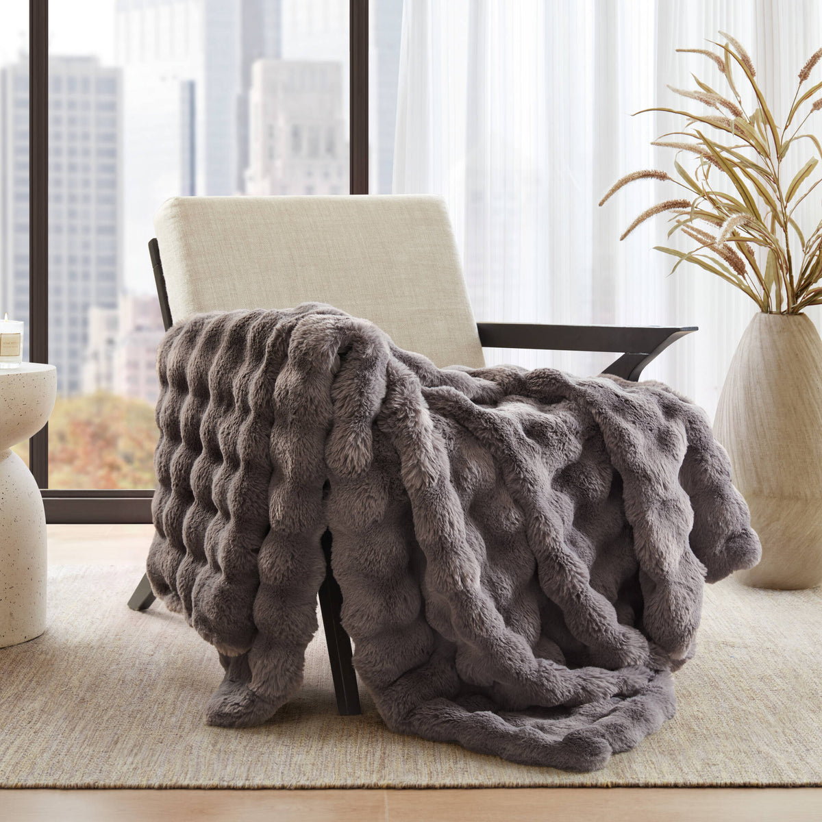 Vivienne Luxury Faux Fur Throw