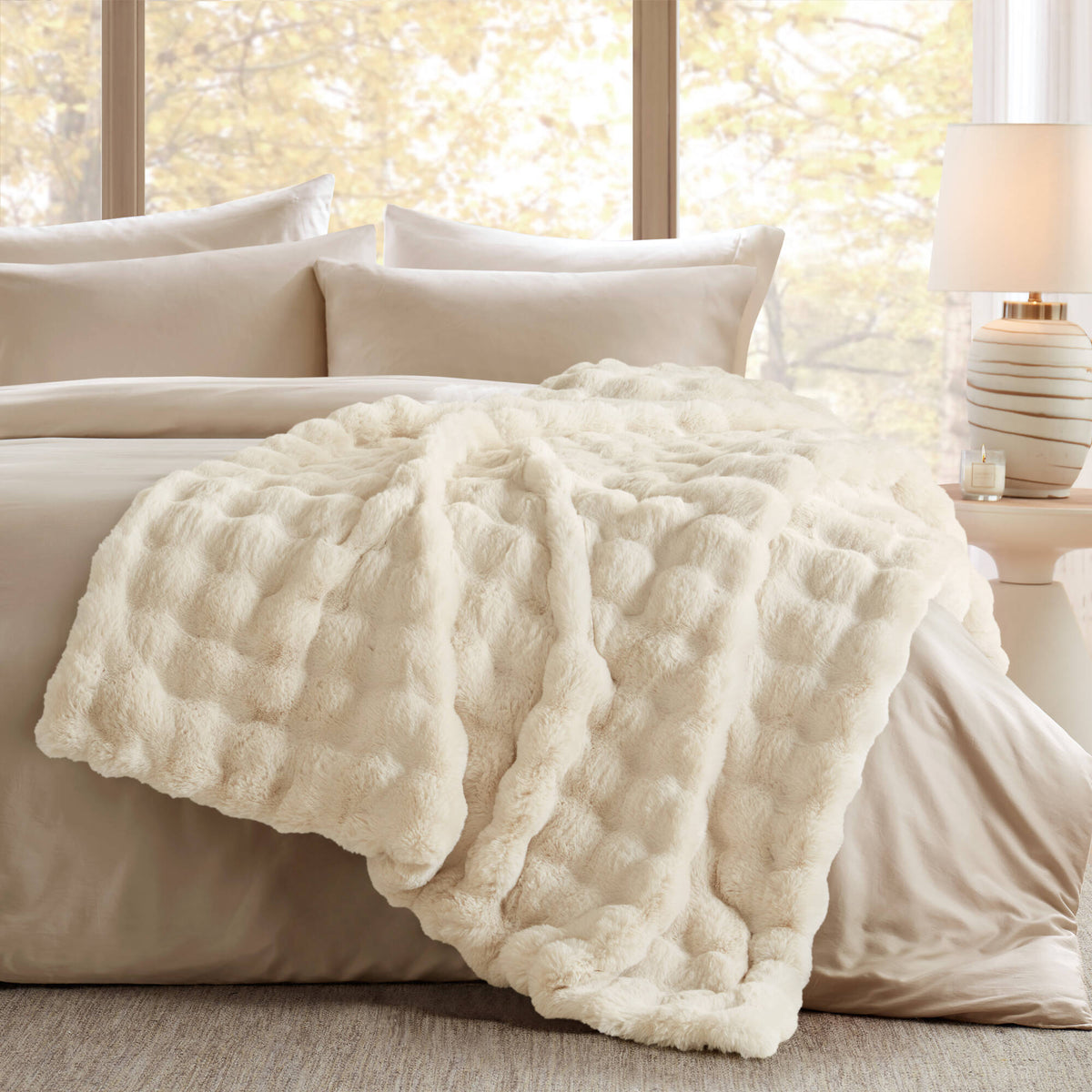 Vivienne Luxury Faux Fur Throw