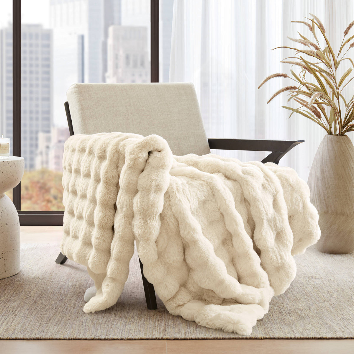 Vivienne Luxury Faux Fur Throw