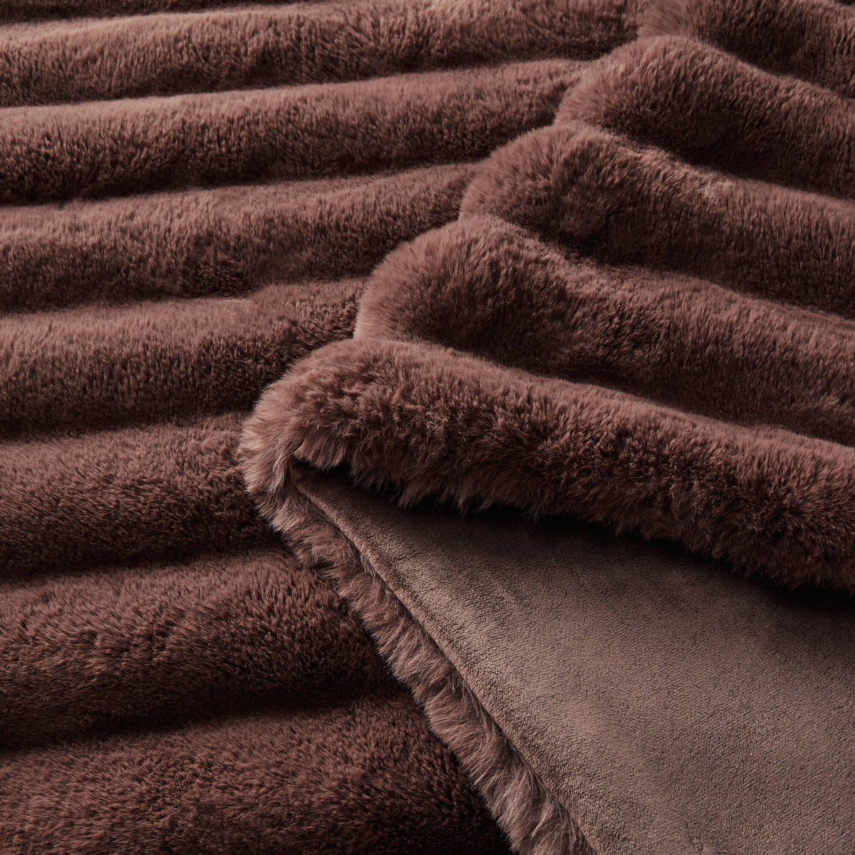 Vivienne Luxury Faux Fur Throw