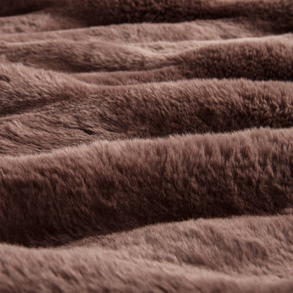 Vivienne Luxury Faux Fur Throw