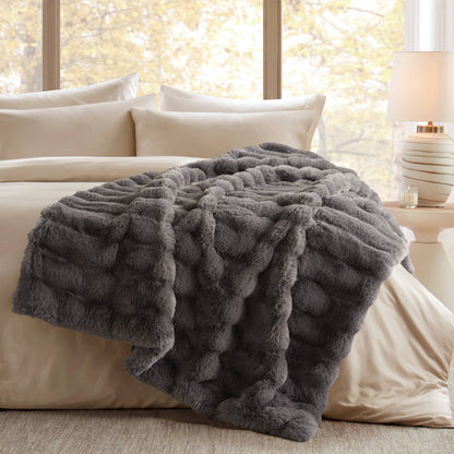Vivienne Luxury Faux Fur Throw