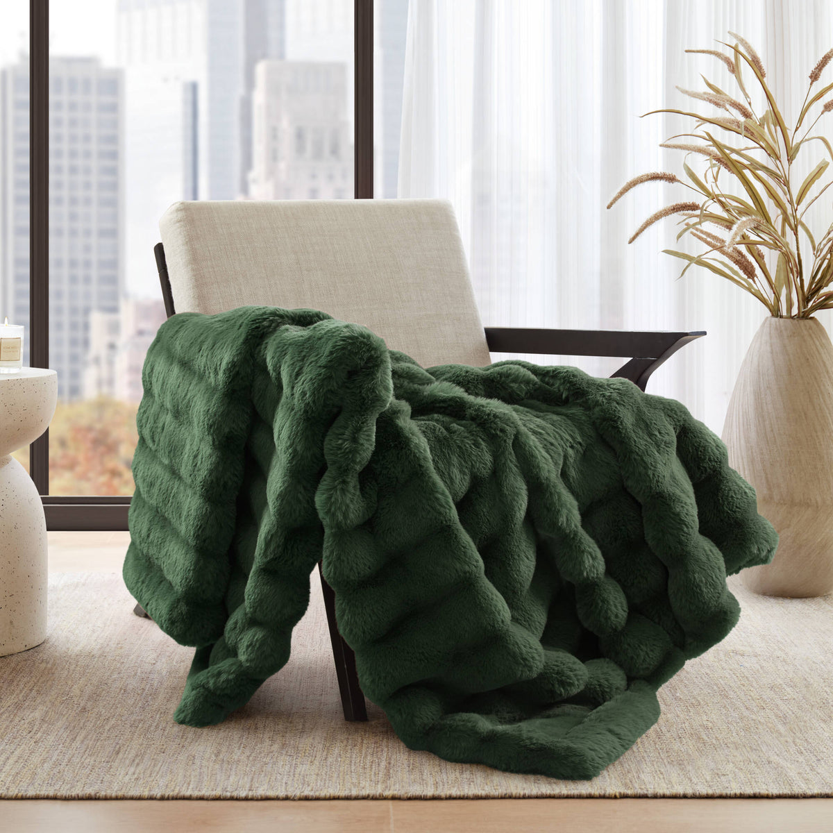 Vivienne Luxury Faux Fur Throw