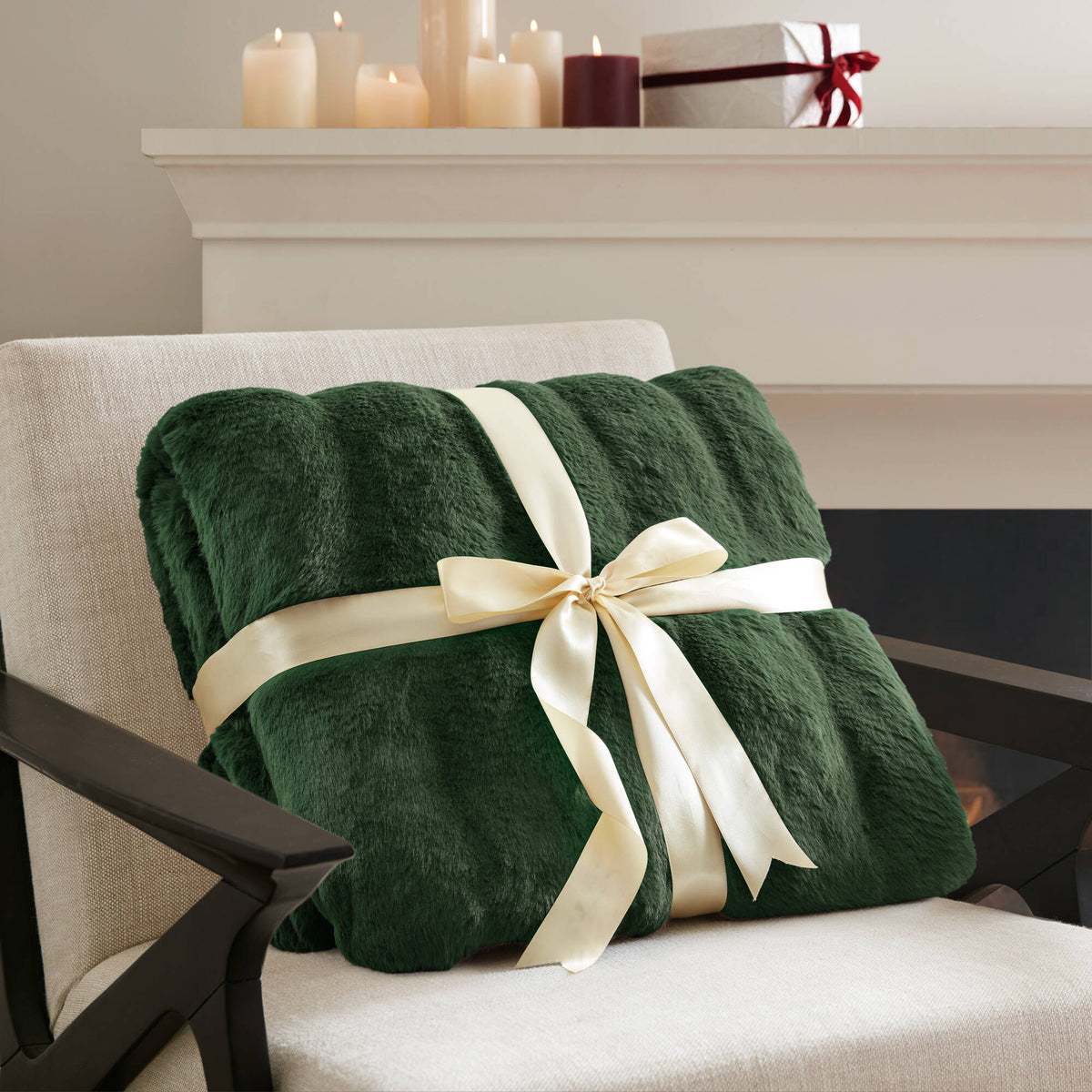 Vivienne Luxury Faux Fur Throw