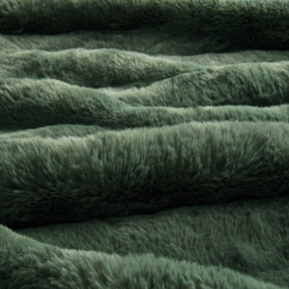 Vivienne Luxury Faux Fur Throw