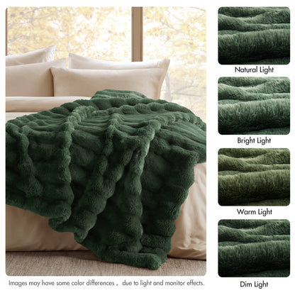 Vivienne Luxury Faux Fur Throw