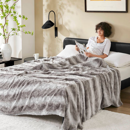 Zuri Faux Fur Blanket
