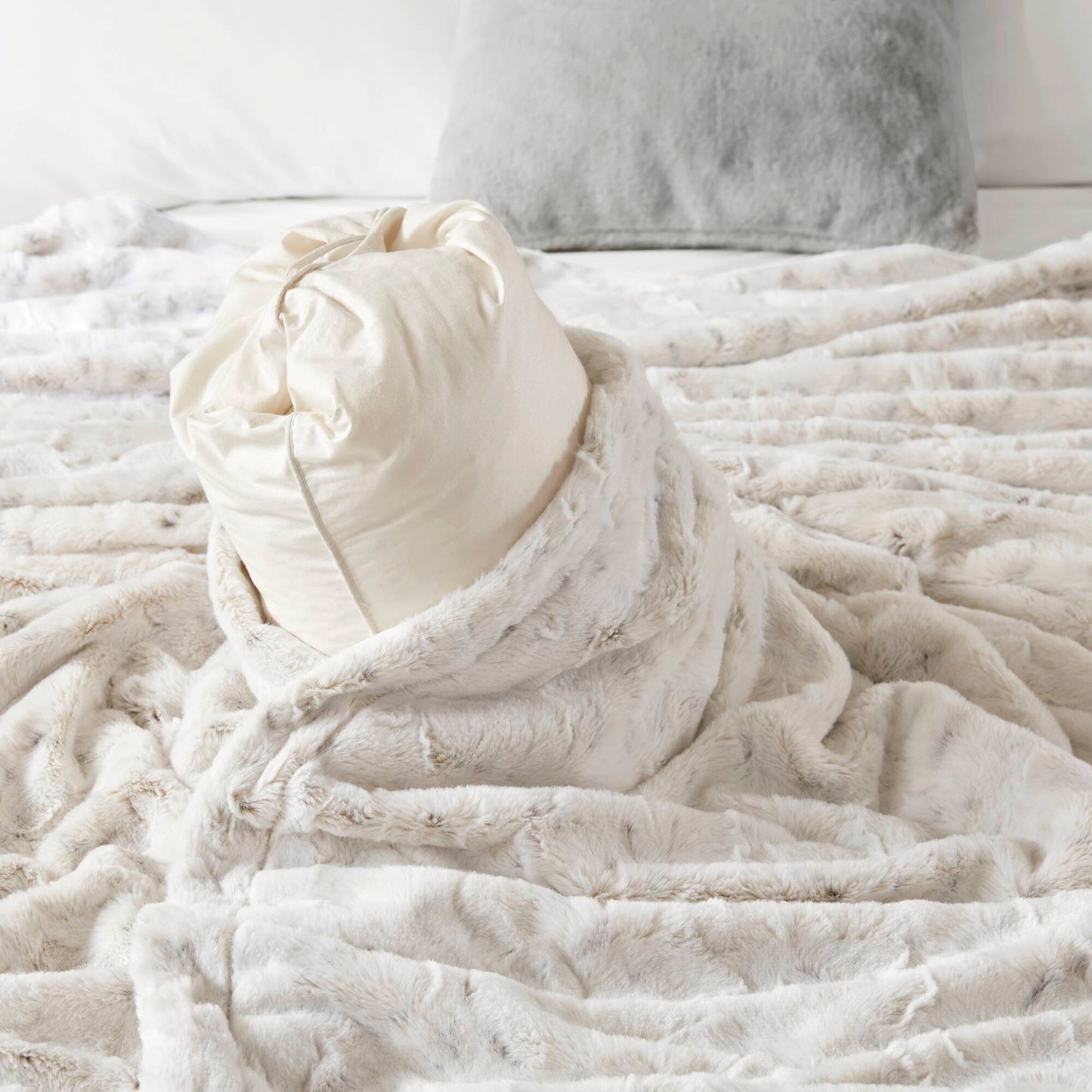 Zuri Faux Fur Blanket