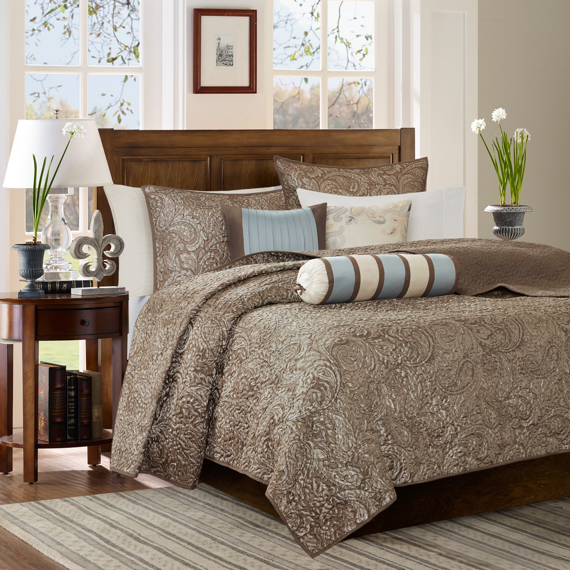 Madison Park 6 Piece Jacquard Quilt Set with Throw Pillows