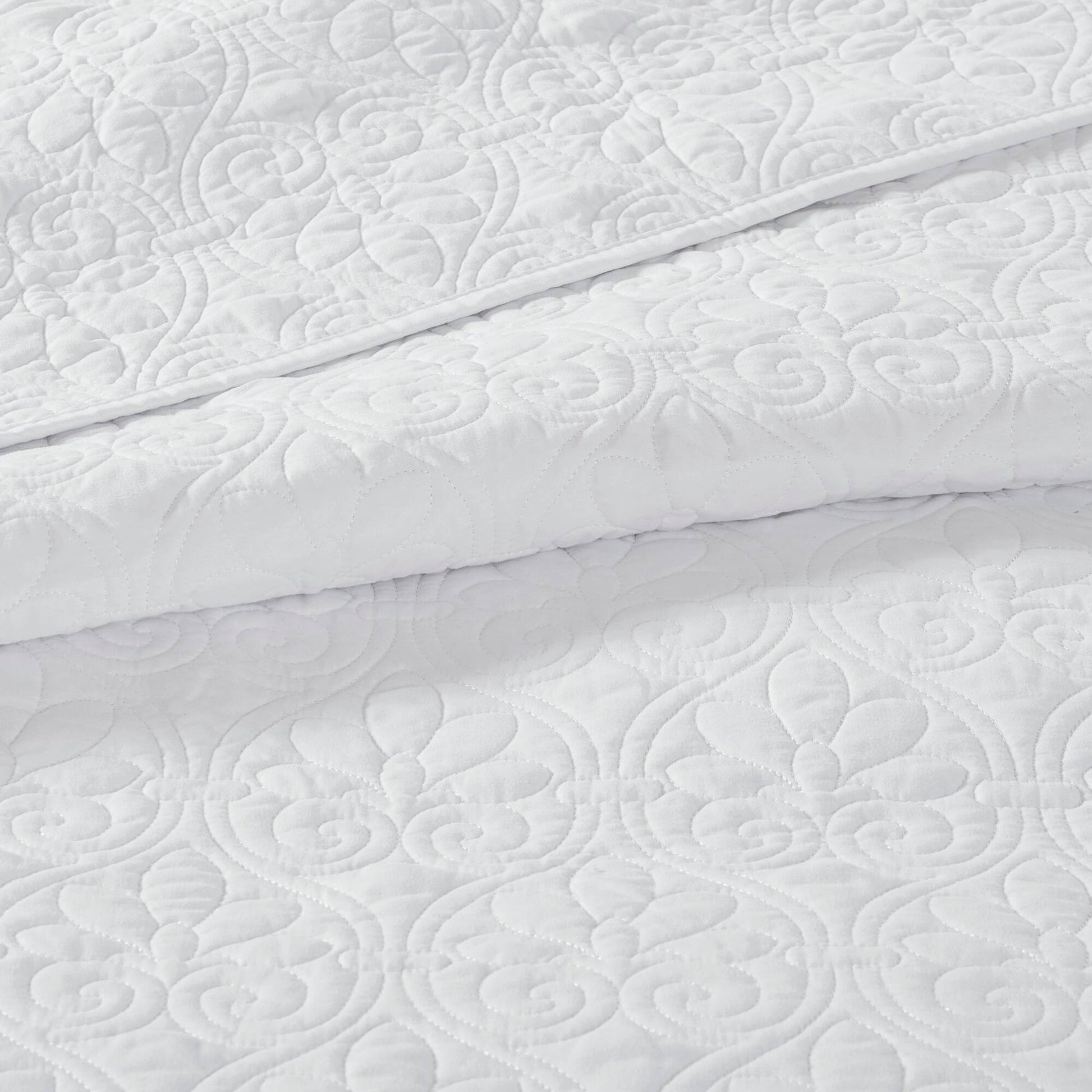 Madison Park 3 Piece Reversible Quilt Set