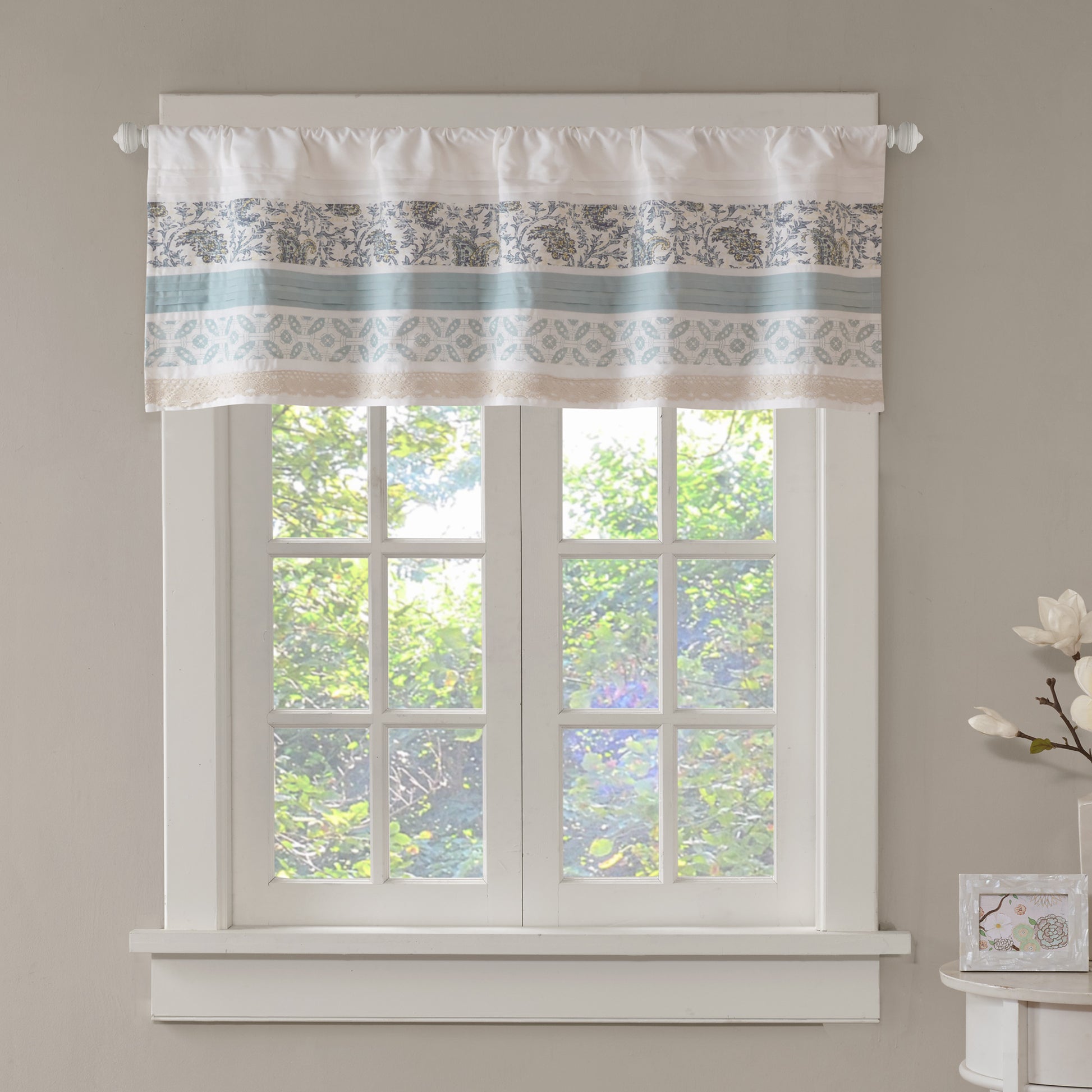 Madison Park Printed and Pieced Rod Pocket Valance