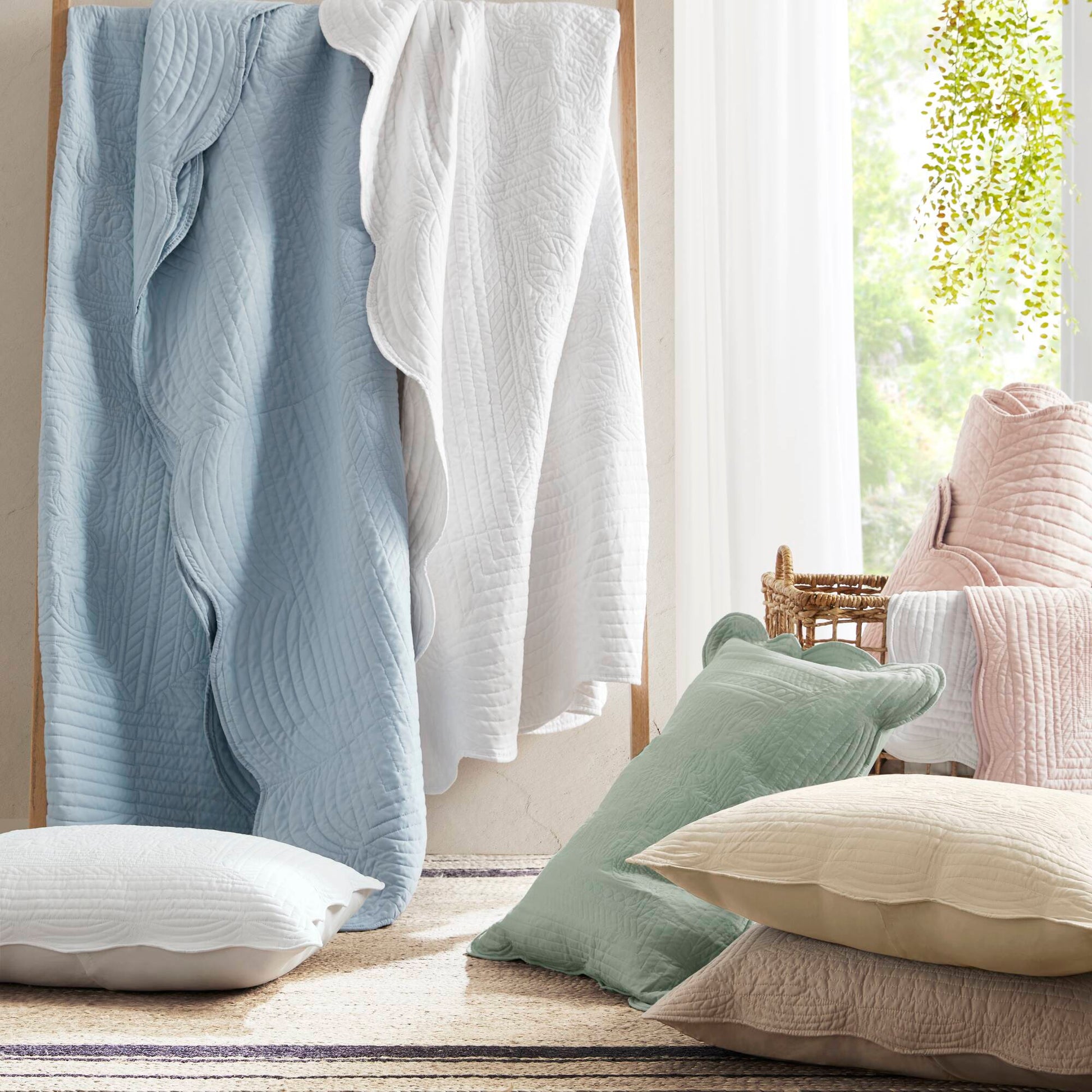Madison Park 3 Piece Reversible Scalloped Edge Quilt Set