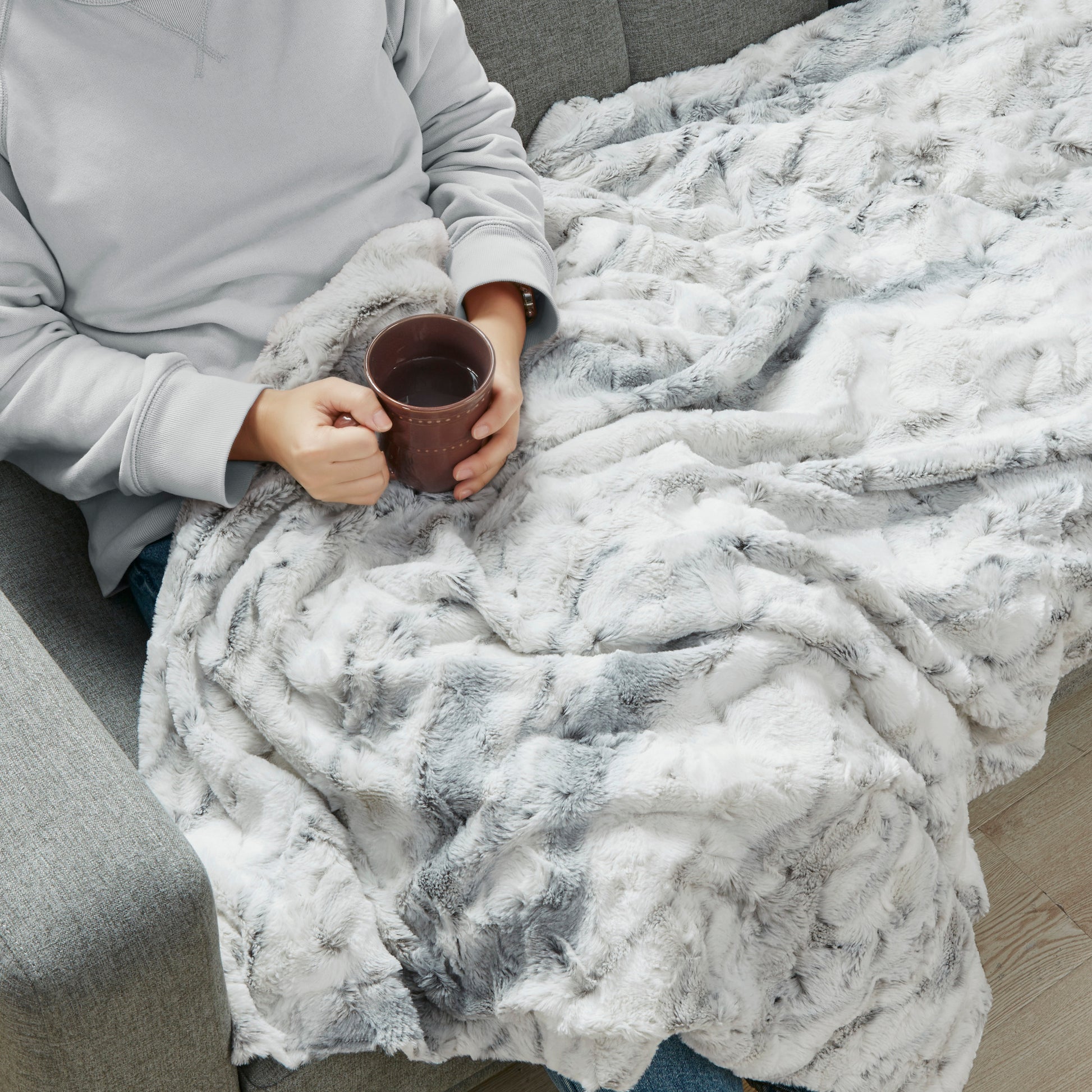 Madison Park Oversized Faux Fur Throw