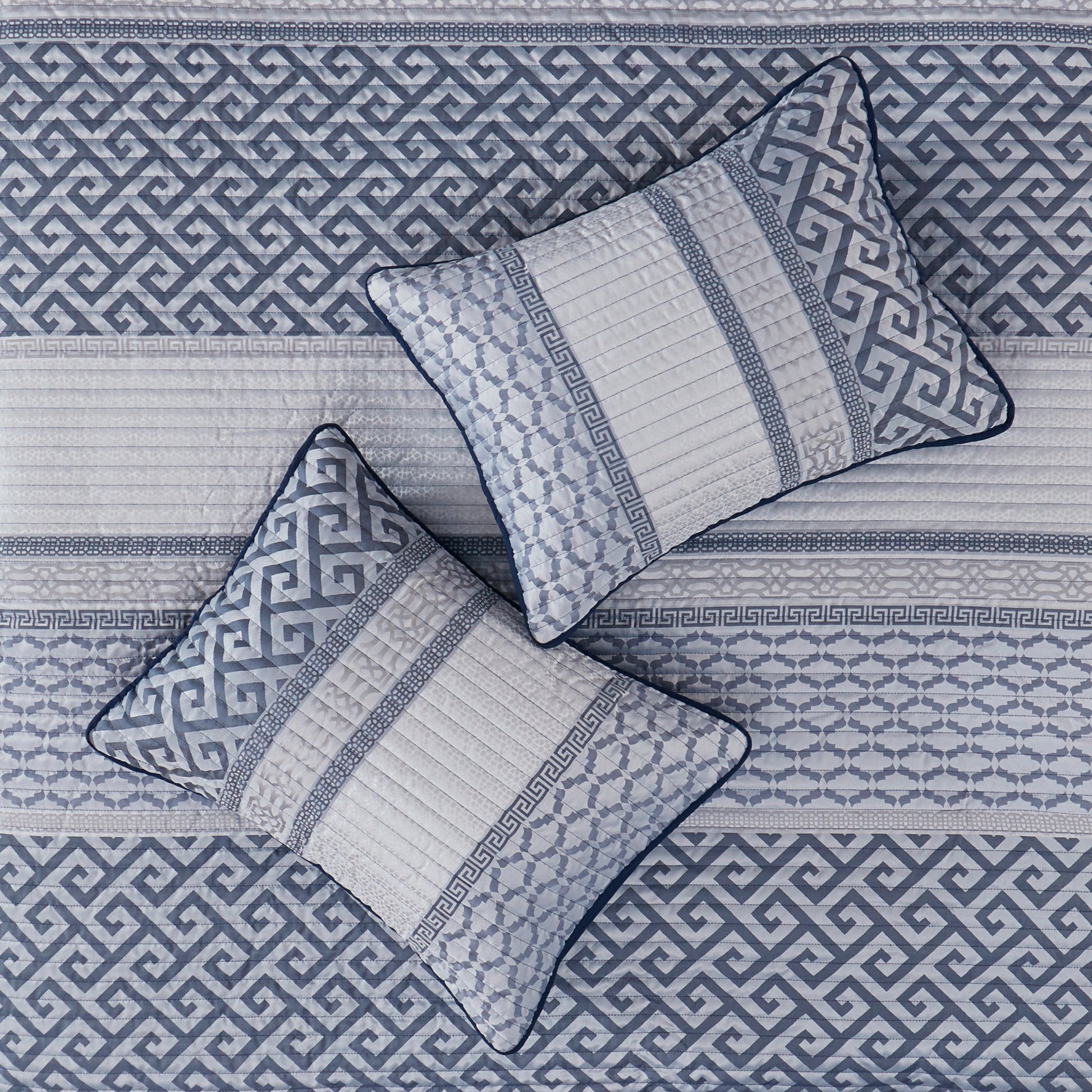 Madison Park 4 Piece Jacquard Quilt Set with Throw Pillow