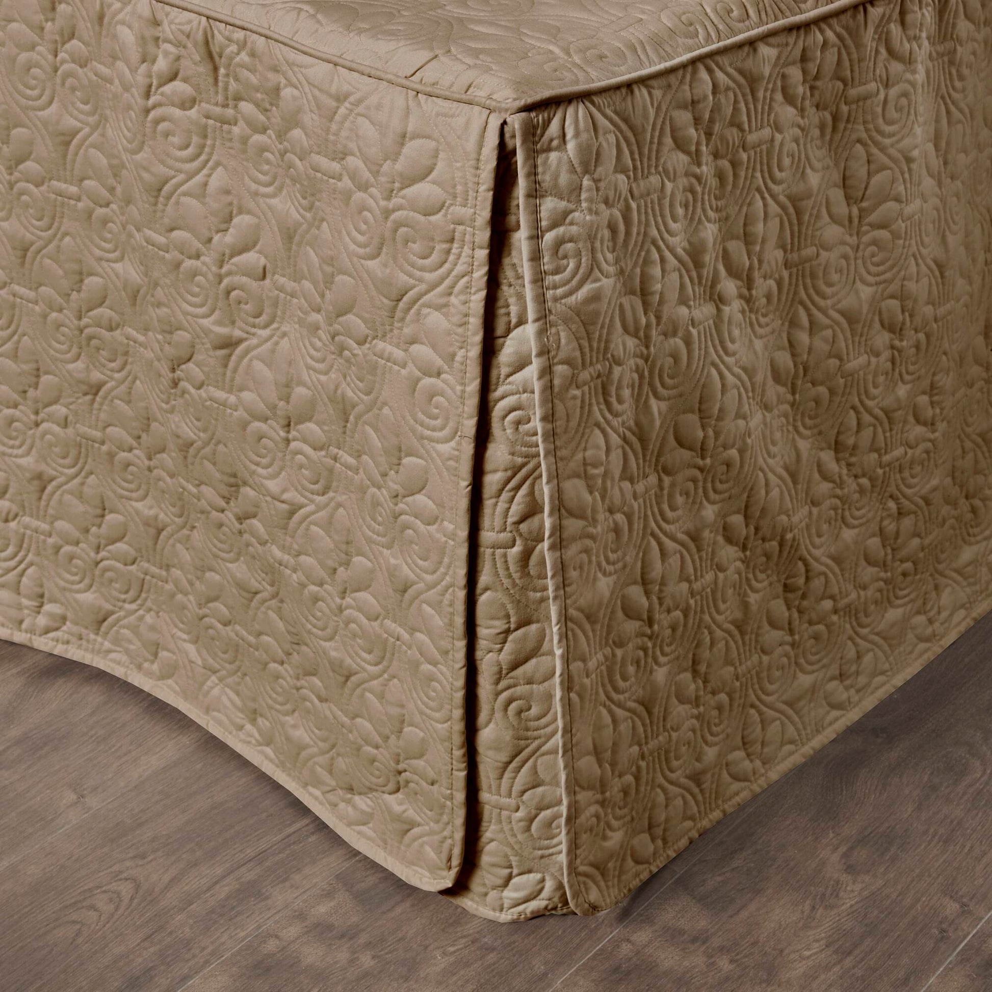 Madison Park 3 Piece Split Corner Pleated Quilted Bedspread