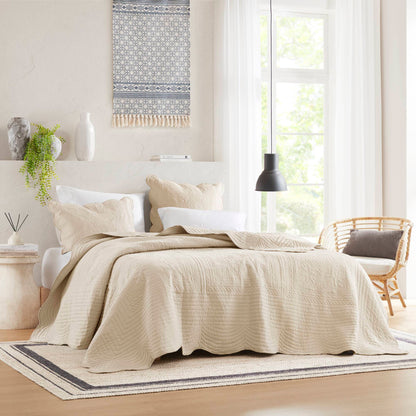 Madison Park 3 Piece Reversible Scalloped Edge Quilt Set
