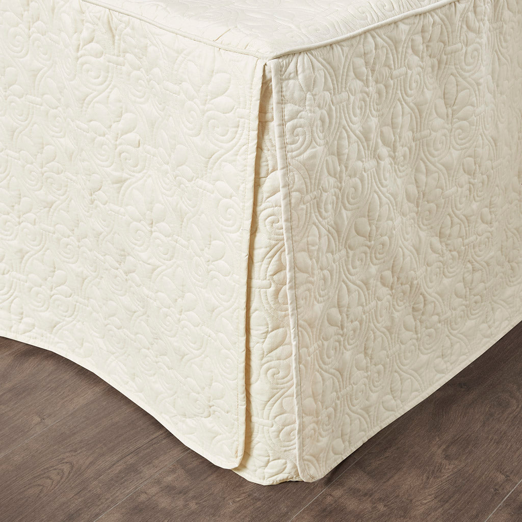 Madison Park 3 Piece Split Corner Pleated Quilted Bedspread