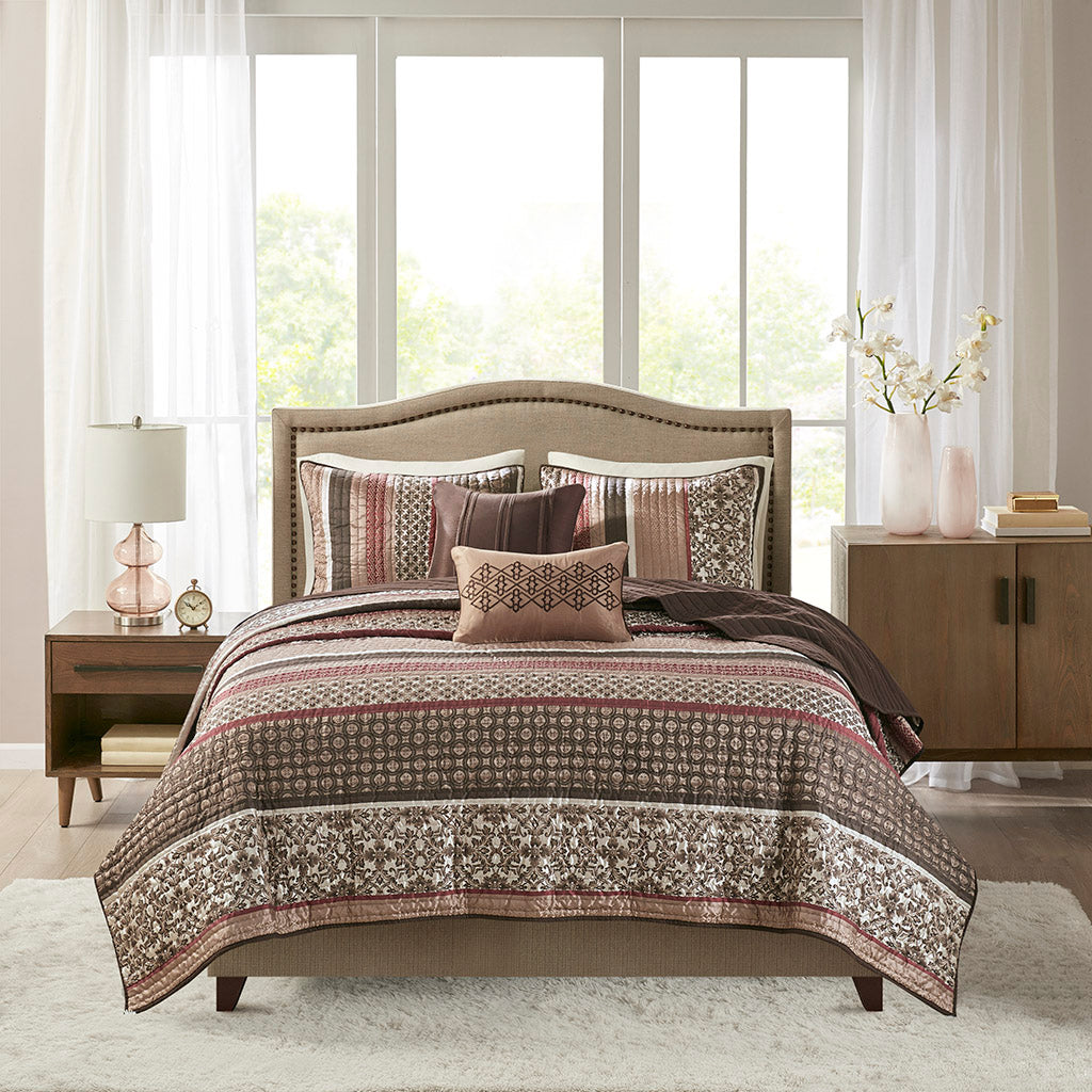 Madison Park 5 Piece Jacquard Quilt Set with Throw Pillows